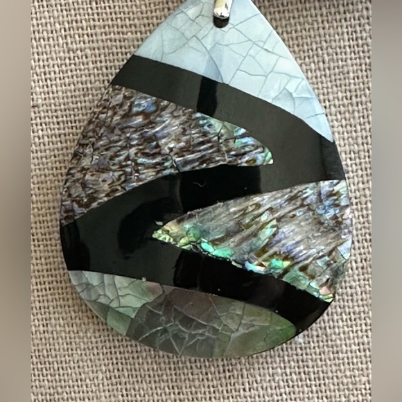 22 inch Mother of Pearl Oval bead Necklace NWOT - Picture 4 of 13